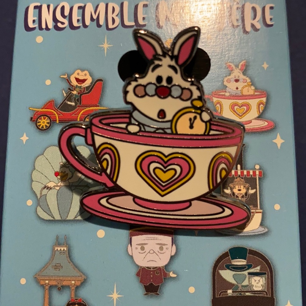Disney Jerrod Maruyama Mystery Pin White Rabbit